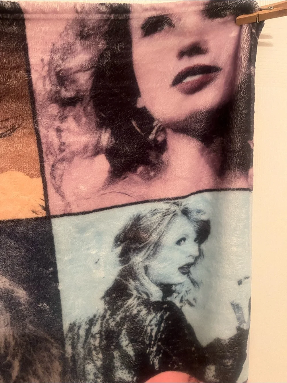 Taylor Swift “The Eras Tour” Plush Throw Blanket – 43” x 48”